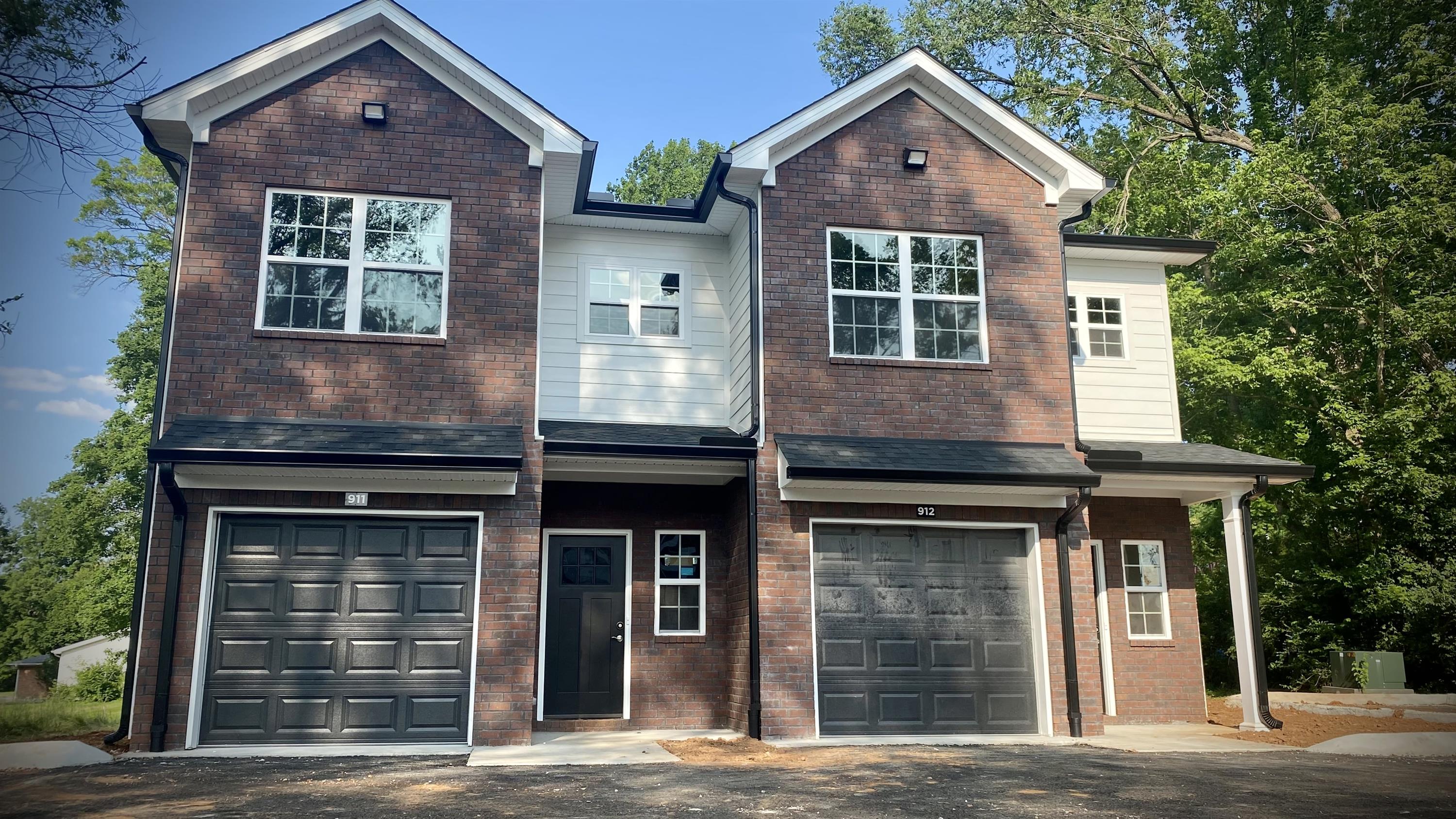 1011 Campbell Lane - 711